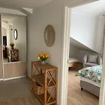Sunset Apartment, Roduga Korter Uues Majas!