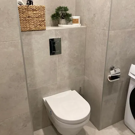 Sunset Apartment, Roduga Korter Uues Majas! شقة *