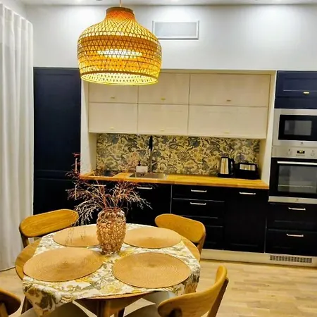 Sunset Apartment, Roduga Korter Uues Majas! *