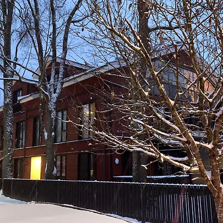 Sunset Apartment, Roduga Korter Uues Majas! *